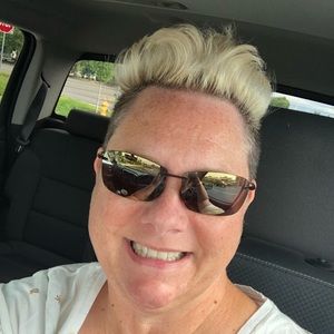 Meet your Posher, Stefanie